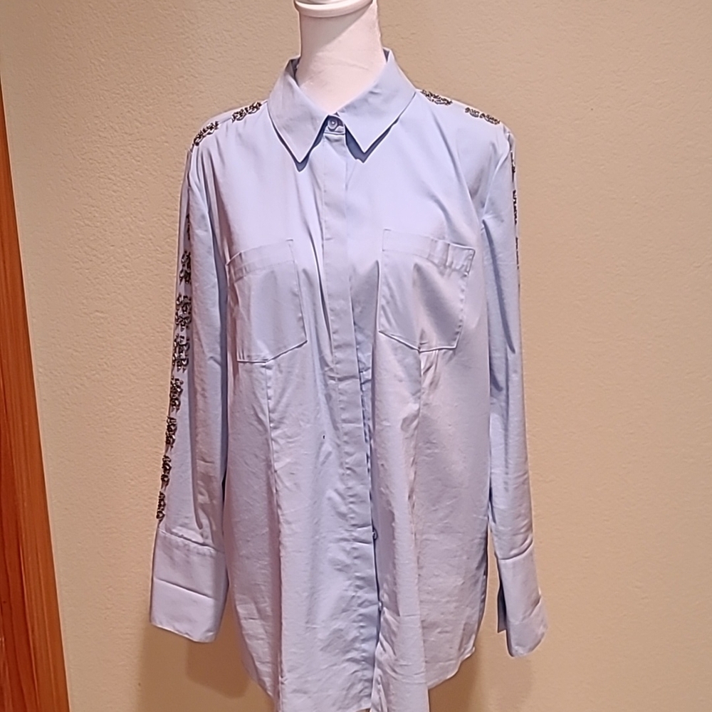 Chico's Pale Blue Button-Up Blouse Size 1 (Equivalent to size 8)